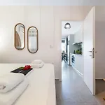 Oceanida Terpsis Lyxury Apartment Nikiana